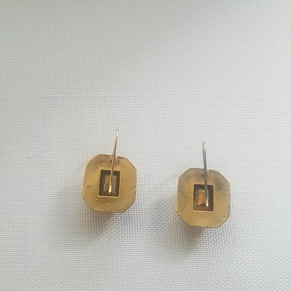 Vintage Faux Gold and Emerald Earrings - Picture 5 of 6